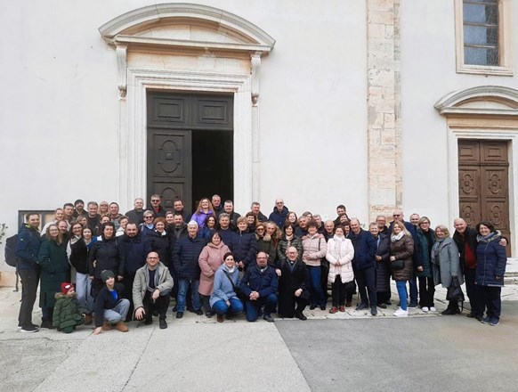 ​Bračni parovi HZBS-a regije Sjever hodočastili putevima svetih u Istru